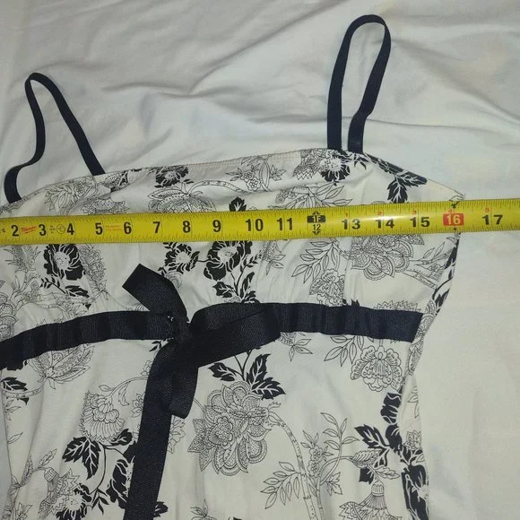 Dress - Picture 5 of 9